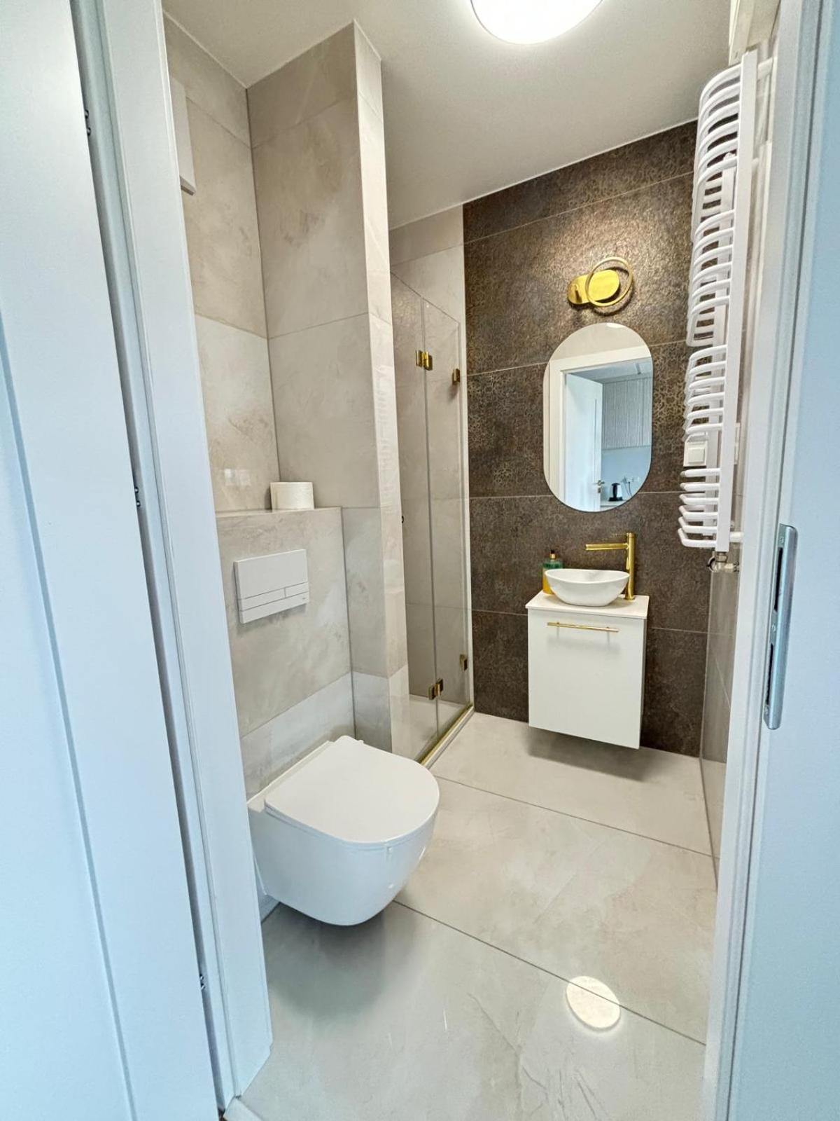 Hello Apartments Pileckiego Варшава Екстериор снимка